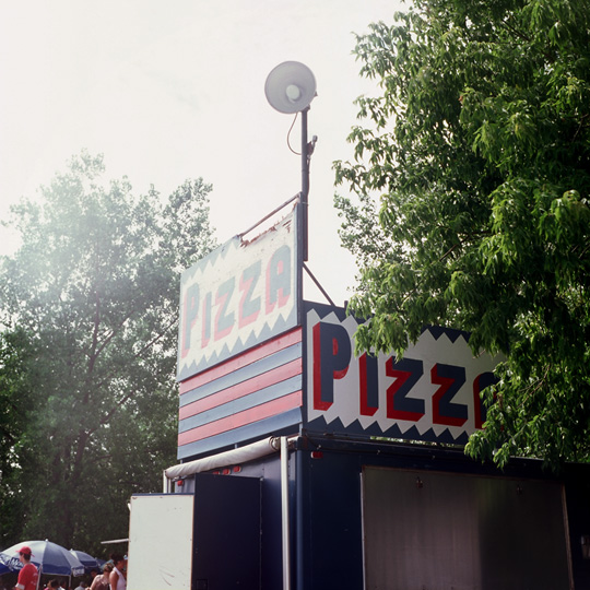 Marché aux puces / St-Eustache, 2008 / Annie-Ève Dumontier